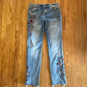 Driftwood 27 floral embroidered legs raw edge not altered great pre owned cond